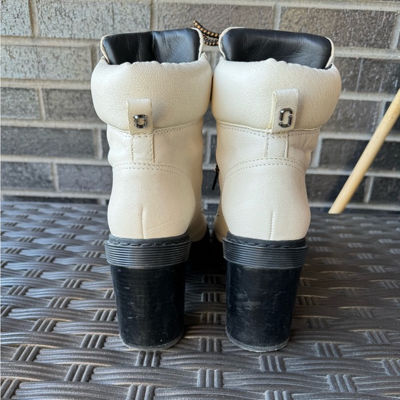 Boots - Picture 3 of 7